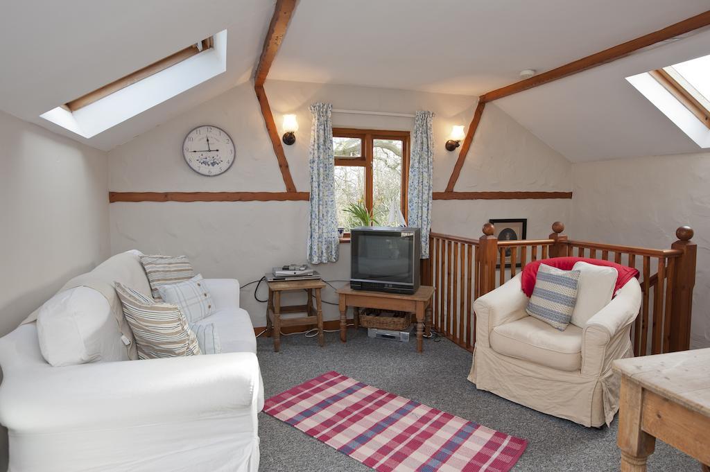 Tros Yr Afon Holiday Cottages And Manor House Beaumaris Room photo